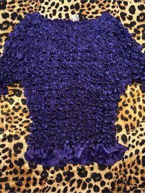 Vintage FC Popcorn Crinkle Magic Bubble Purple Top with Ruffle Trim